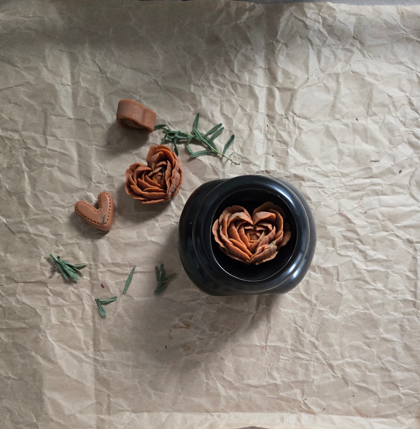 White or Black Ceramic Oil Burner