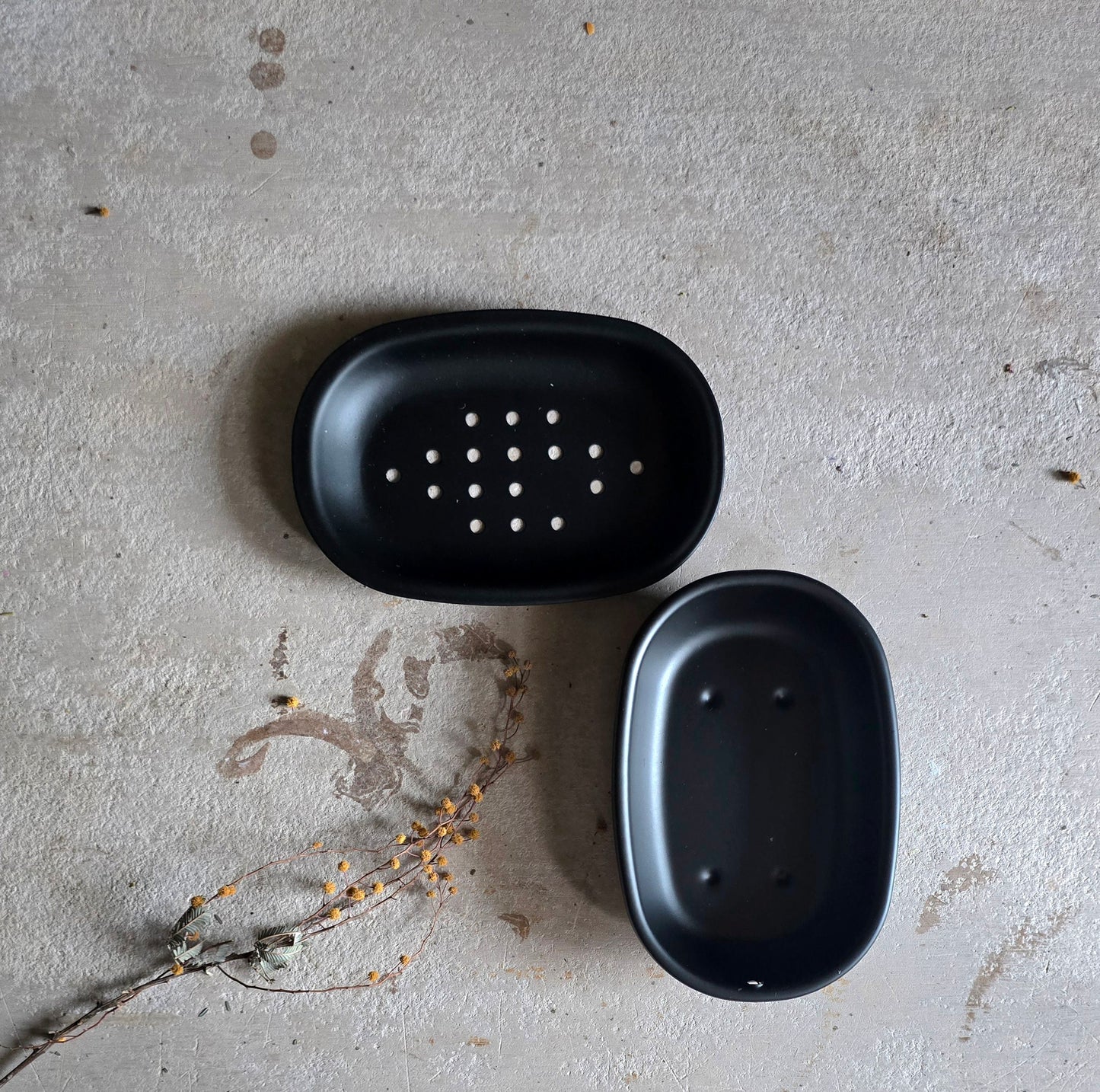 Minimalist Matte Black Metal Soap Dish with Tray|Contemporary|Stylish Bath Decor