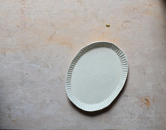 Handcrafted Oval Stoneware Dish – White Glazed Ceramic Serving Plate with Scribed Detail – Minimalist Rustic Home Decor