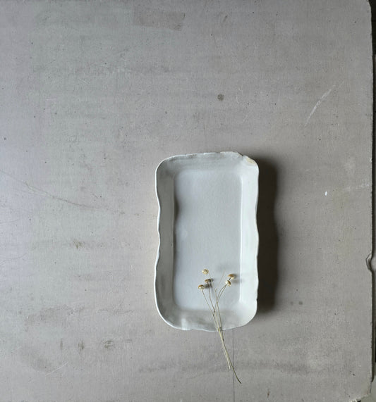 Handcrafted Rectangular Ceramic Serving Dish – White Glazed Stoneware with Feet – Minimalist Organic Design for Food & Home Decor