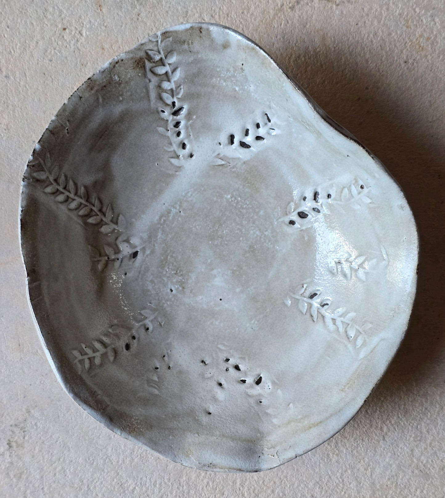 Leaf-Embossed Pouring Bowl – Soft Oatmeal Greyish White Glaze on Dark Clay | Rustic Handcrafted Ceramic Prep Bowl