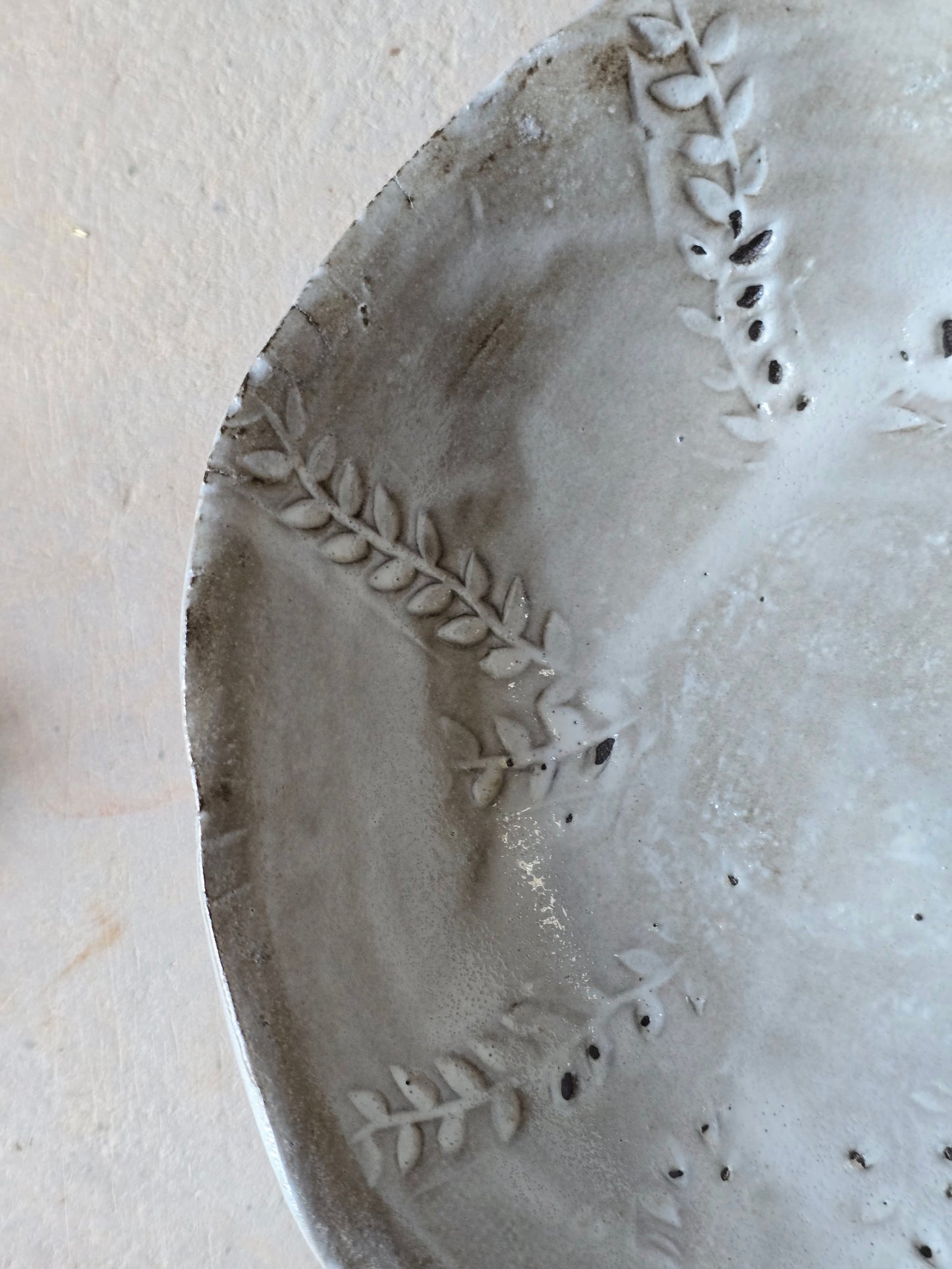 Leaf-Embossed Pouring Bowl – Soft Oatmeal Greyish White Glaze on Dark Clay | Rustic Handcrafted Ceramic Prep Bowl