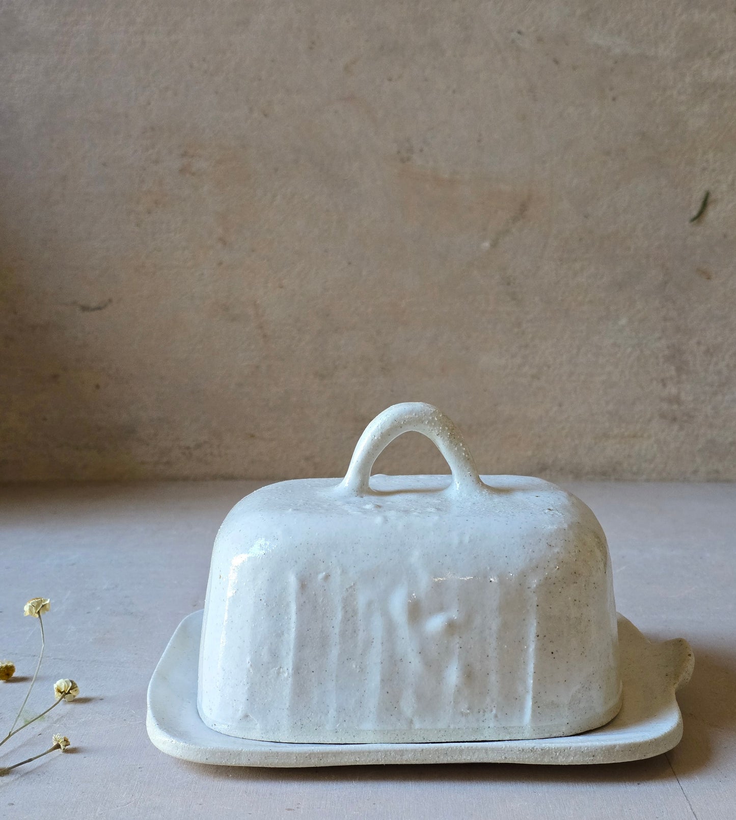 Handcrafted Stoneware Butter Dish – Creamy White Glaze with Natural Clay Flecks | Rustic Ceramic Butter Keeper