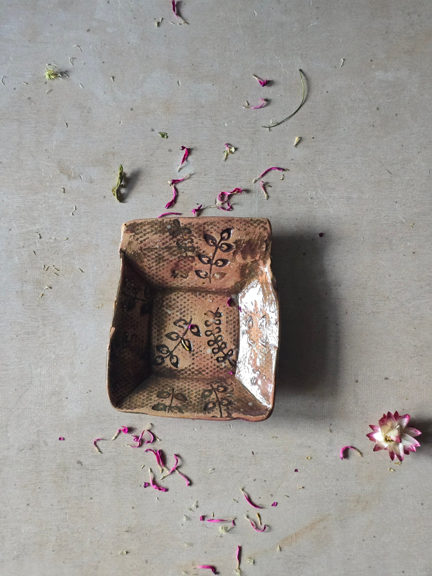 Hand-Painted Trinket Trays – Nature-Inspired Ceramic Catchalls | Multi-Use Decorative Dishes