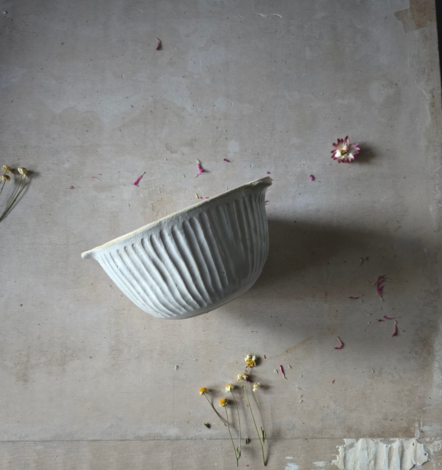 Handmade Stoneware Bowl with Handles – White Milky & Latte Glaze | Rustic Farmhouse Mixing & Serving Bowl