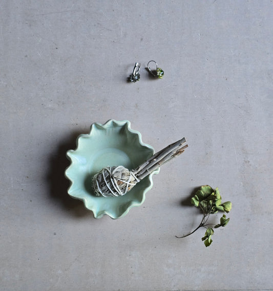 Handmade Soft Green Ceramic Bowl β Folded Rim Design, Perfect for Palo Santo, Smudging, Tealights & Trinkets