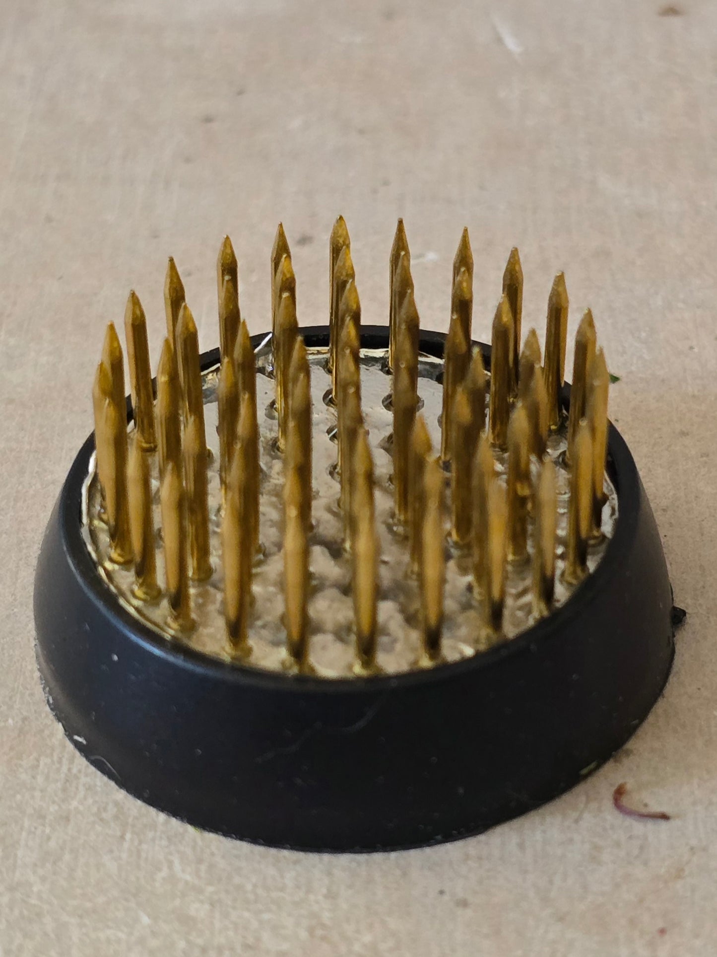 Ikebana Pin Frog – Kenyan Metal & Brass Flower Holder