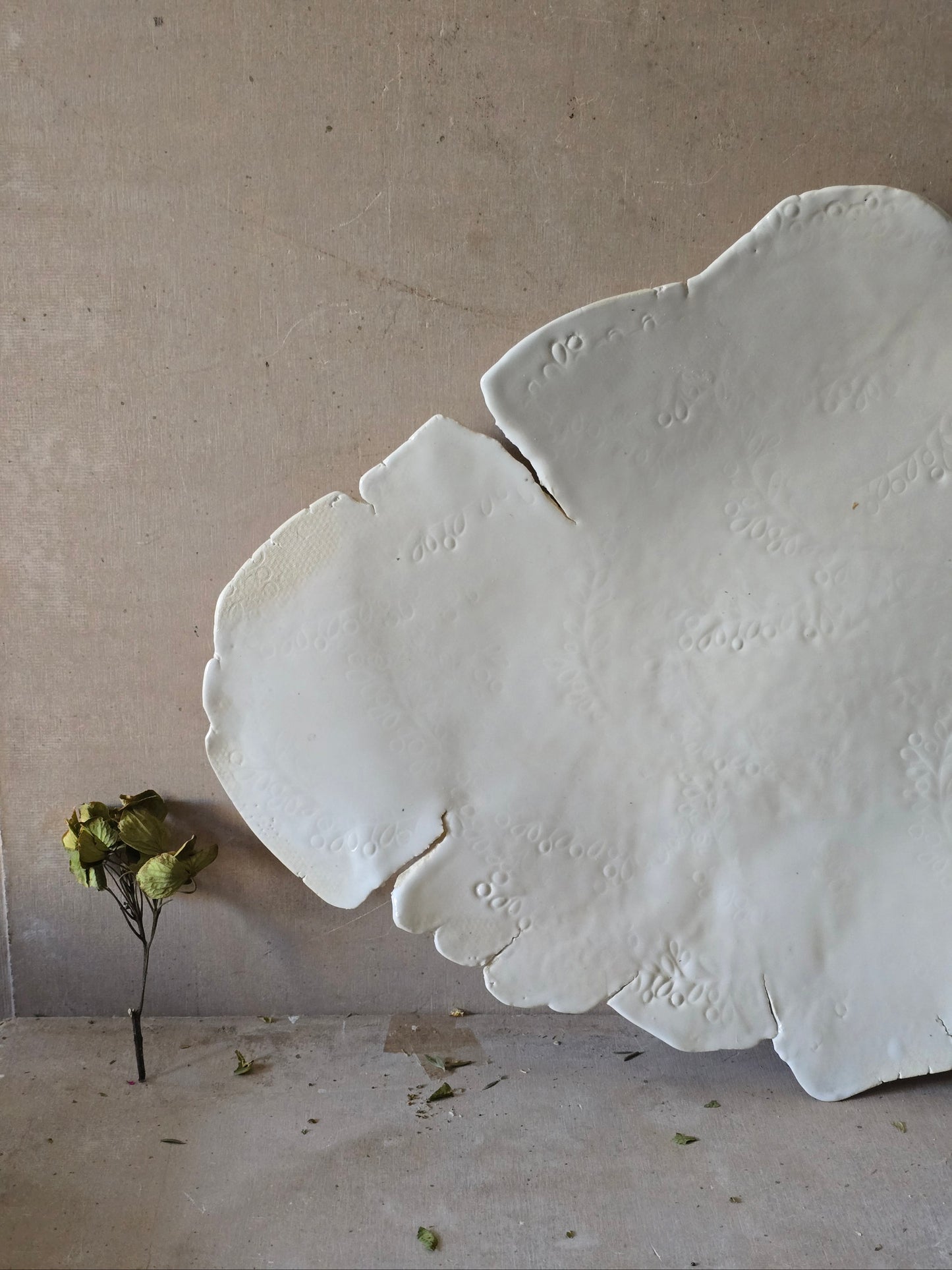 Handmade Sculptural Ceramic Serving Tray – Milky White Botanical Imprint on Organic Form