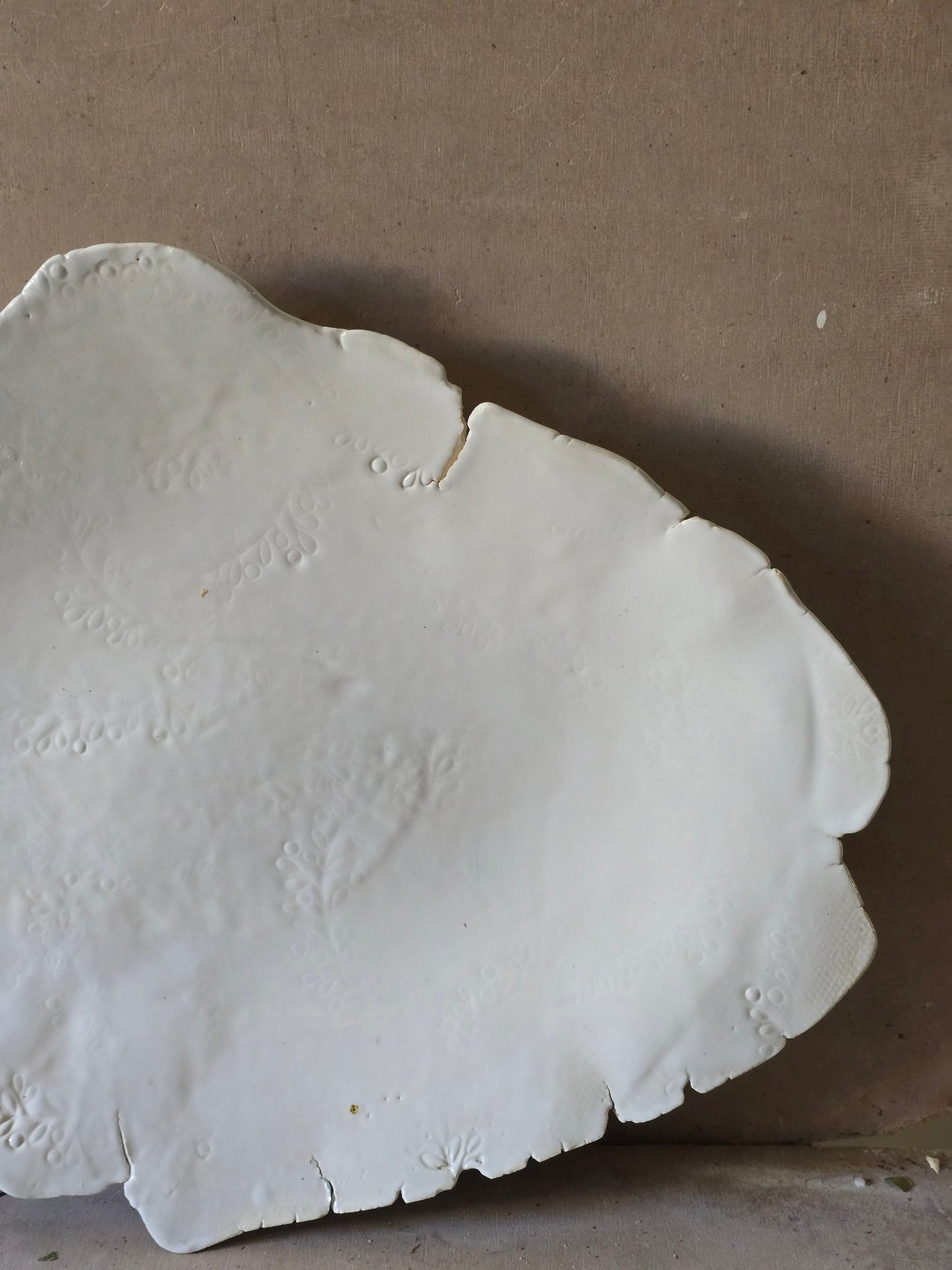 Handmade Sculptural Ceramic Serving Tray – Milky White Botanical Imprint on Organic Form