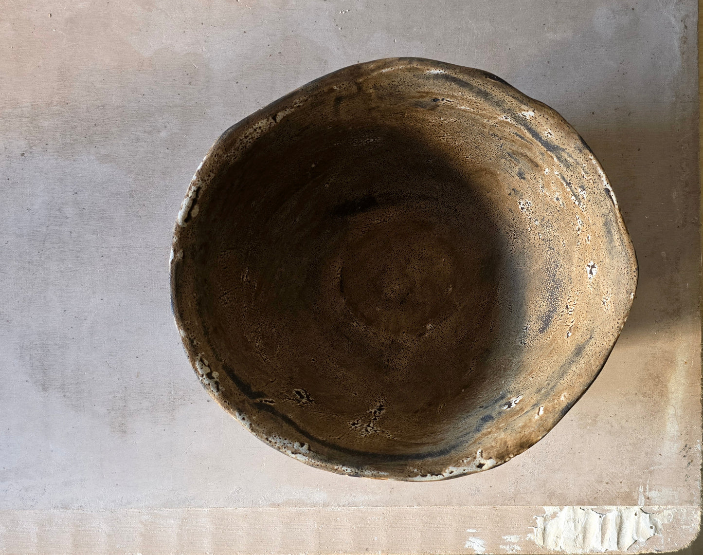 Large Handmade Ceramic Bowl – Caramel Latte Glaze on Black Clay with Scribed Detail