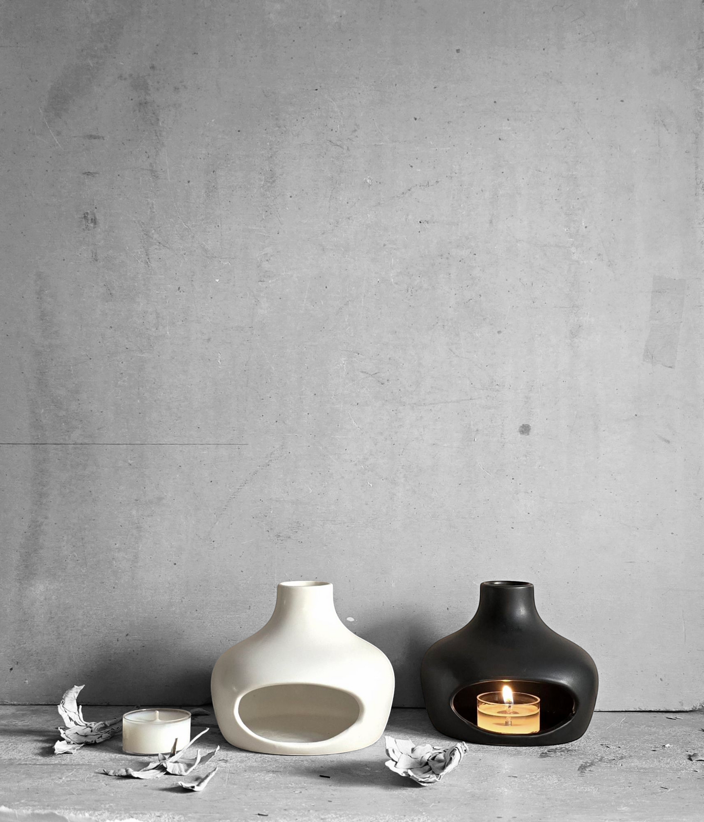 Minimalistic Matte White & Matte Black Ceramic Burner- Perfect for smudge sticks|incense cones|Palo Santo Sticks|small sage sticks|scented tealight candles. Meditation, Yoga Studios - Perfect- Ideal for Cleansing Rituals, Home Decor Gift & Housewarmings