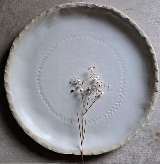 Handmade Scandi Style Large Ceramic Platter – 29cm White Glaze with Raw Clay Edge & Leaf Wreath Imprint