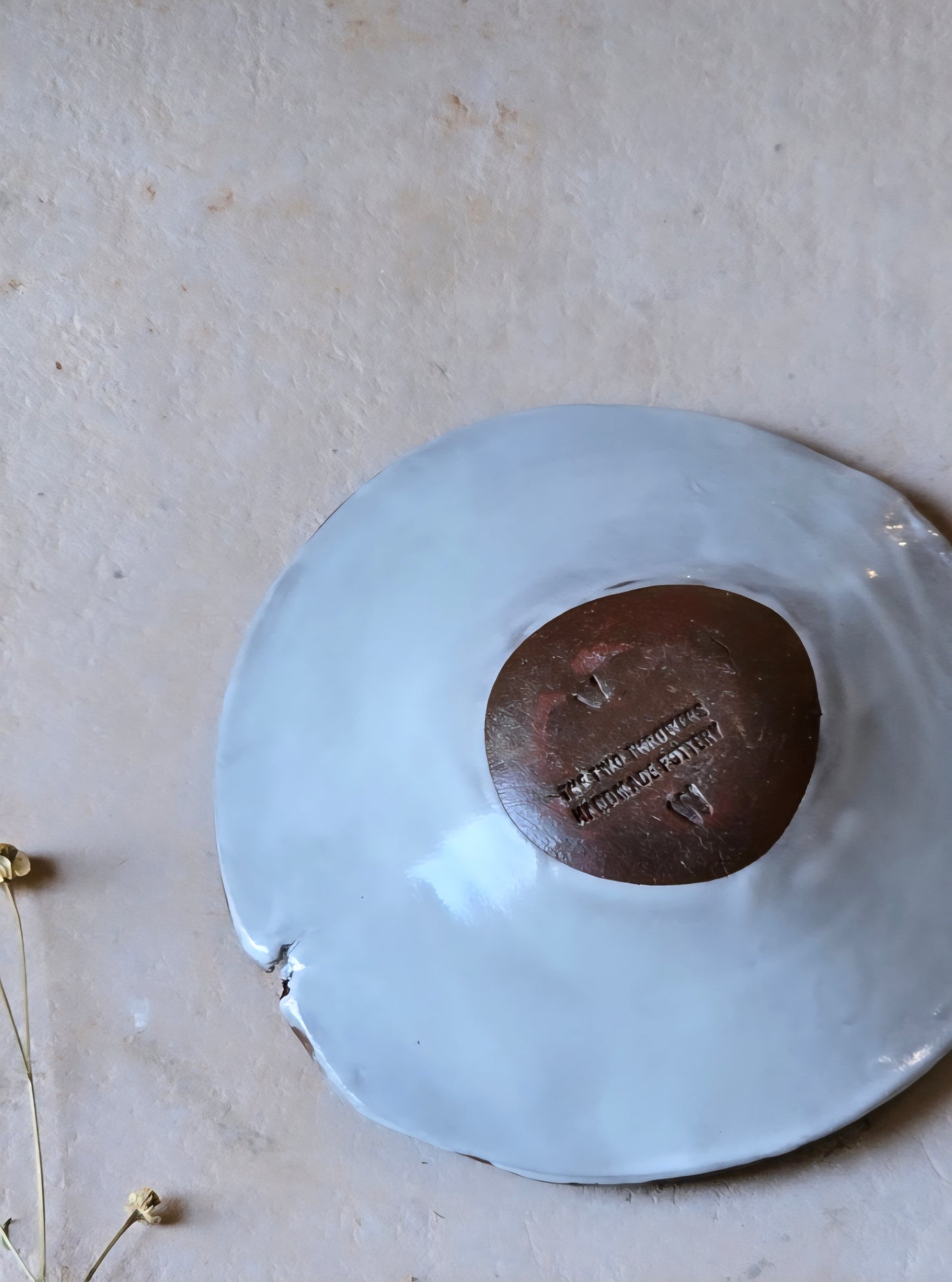 Handmade Organic Round Dish – Mahogany Clay with White Sheer Glaze & Leaf Wreath Imprint | 13cm Tealight or Trinket Holder
