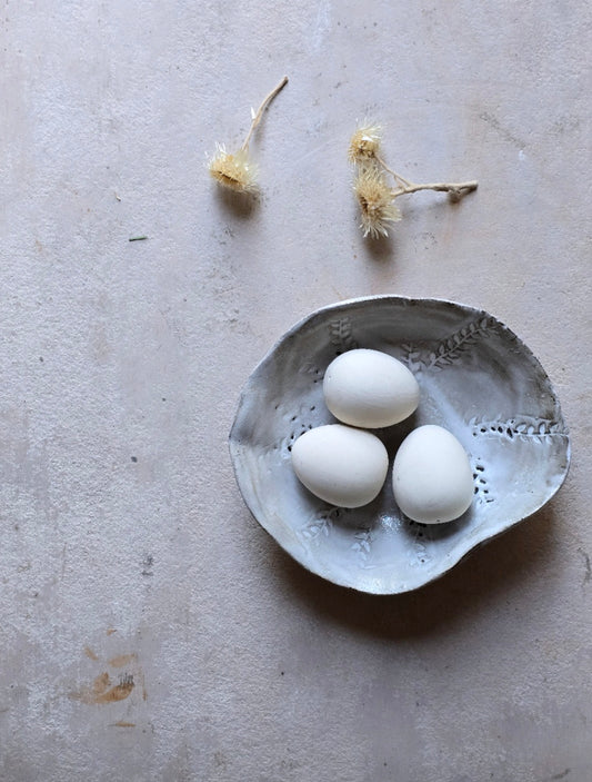Leaf-Embossed Pouring Bowl – Soft Oatmeal Greyish White Glaze on Dark Clay | Rustic Handcrafted Ceramic Prep Bowl