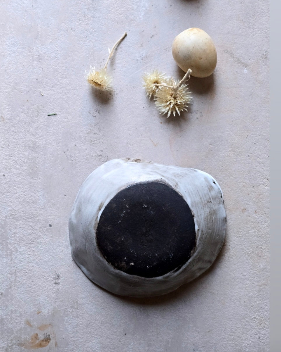 Leaf-Embossed Pouring Bowl – Soft Oatmeal Greyish White Glaze on Dark Clay | Rustic Handcrafted Ceramic Prep Bowl