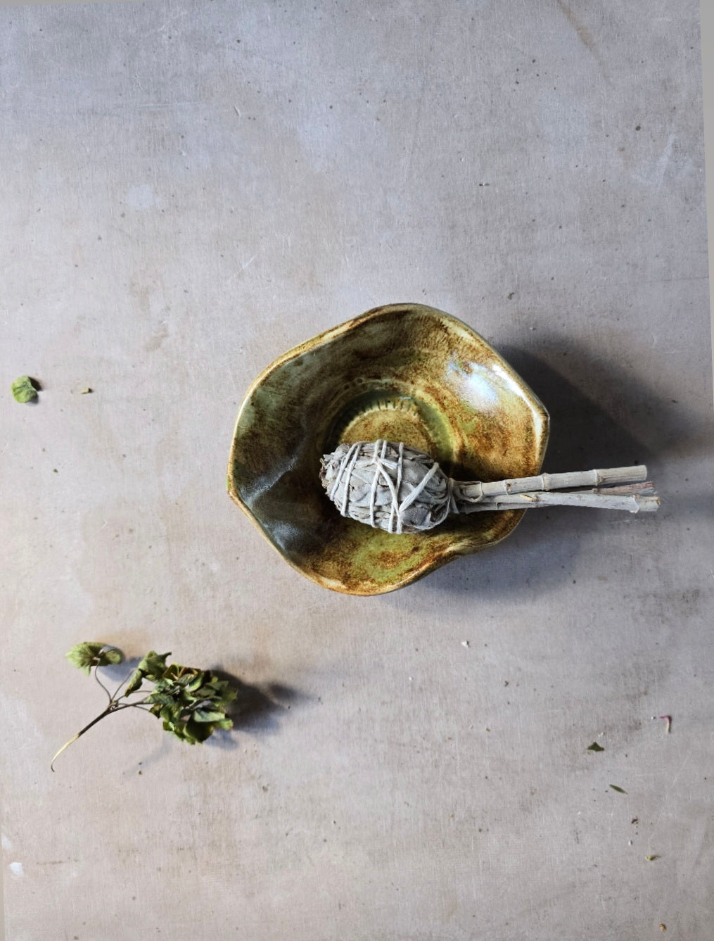 Handmade Stoneware Trinket Dish – Smudge Stick, Tealight, Jewellery & Condiment Holder