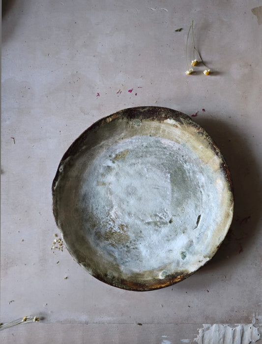 Illuminated Moon Dish β Decorative Rustic Plate with Subtle Glaze Flaws (22cm)