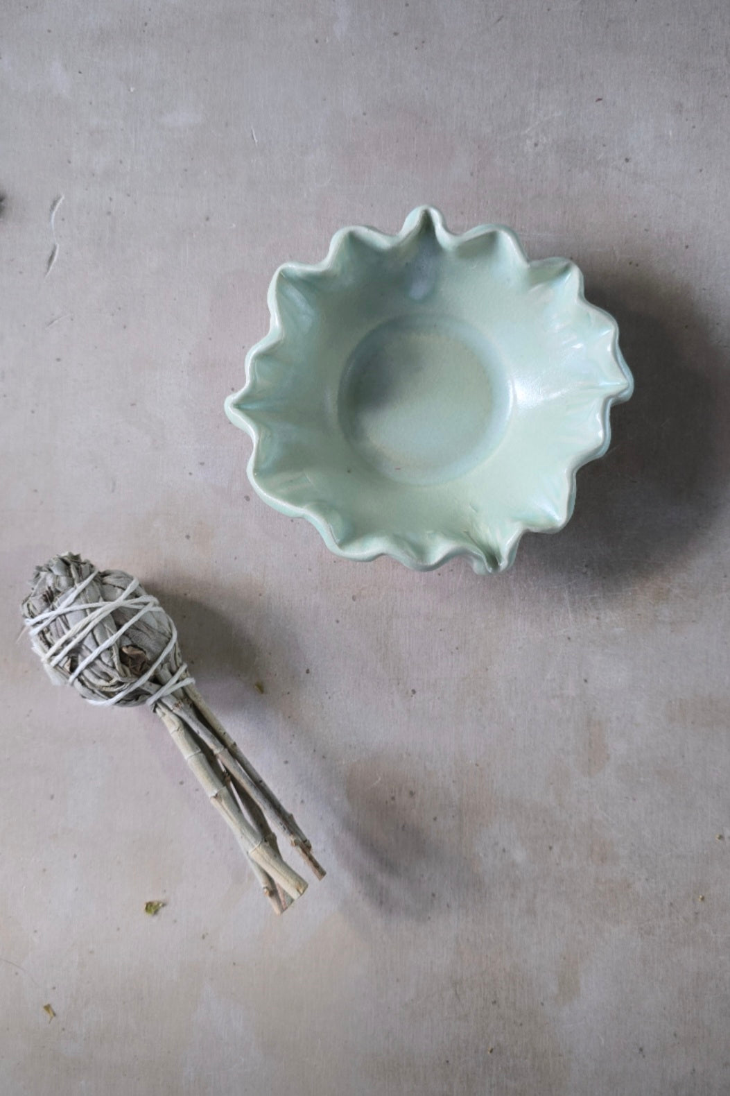 Handmade Soft Green Ceramic Bowl – Folded Rim Design, Perfect for Palo Santo, Smudging, Tealights & Trinkets