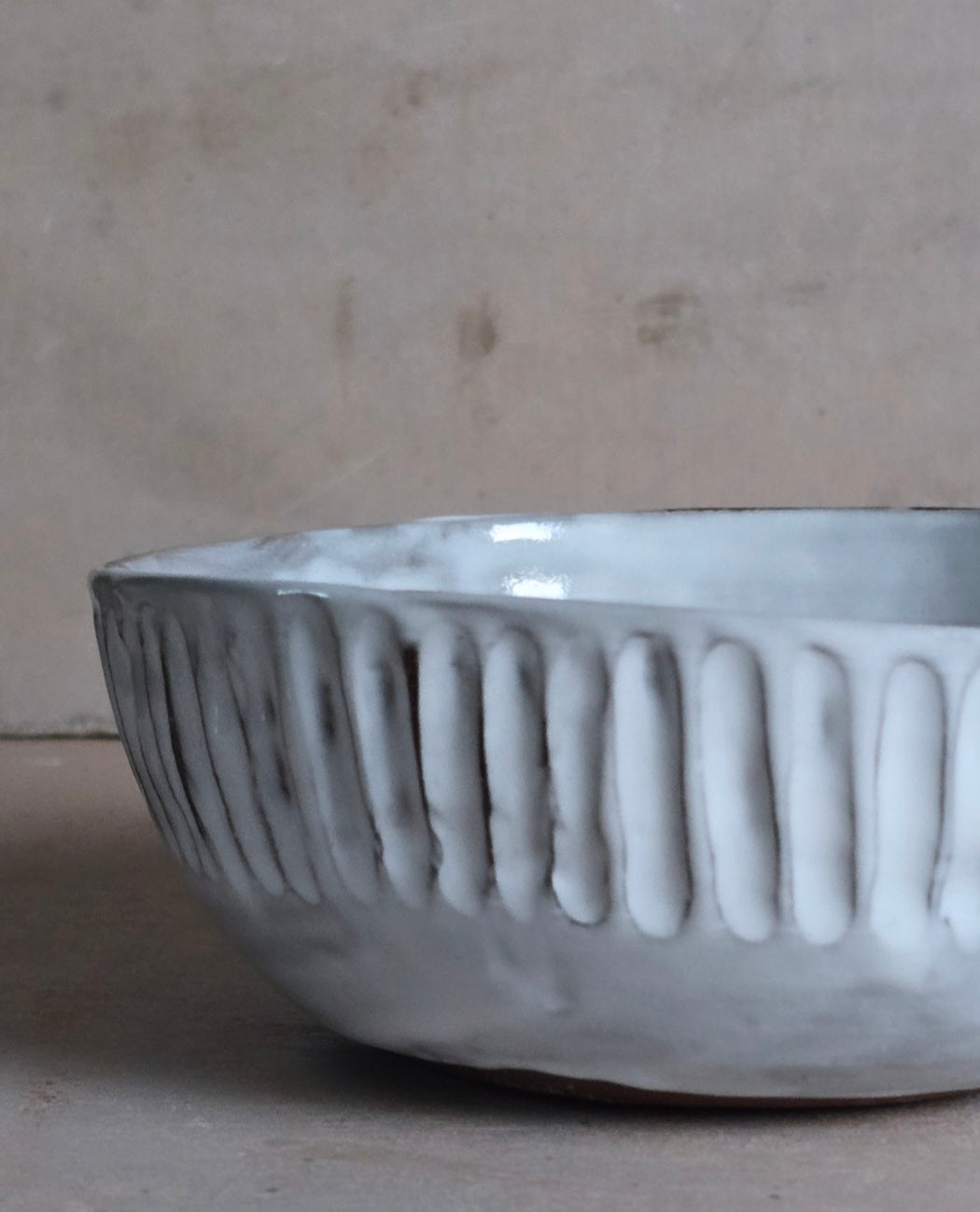 Handmade Mahogany Clay Bowls – Glossy White Glaze with Imprinted Decorative Designs (Leaf, Stitch, Scribed)