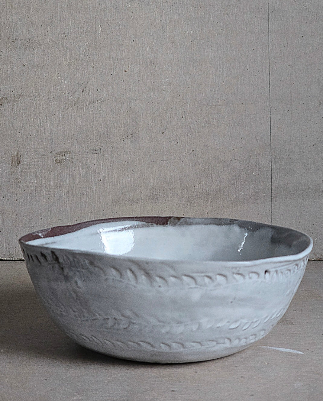 Handmade Mahogany Clay Bowls – Glossy White Glaze with Imprinted Decorative Designs (Leaf, Stitch, Scribed)
