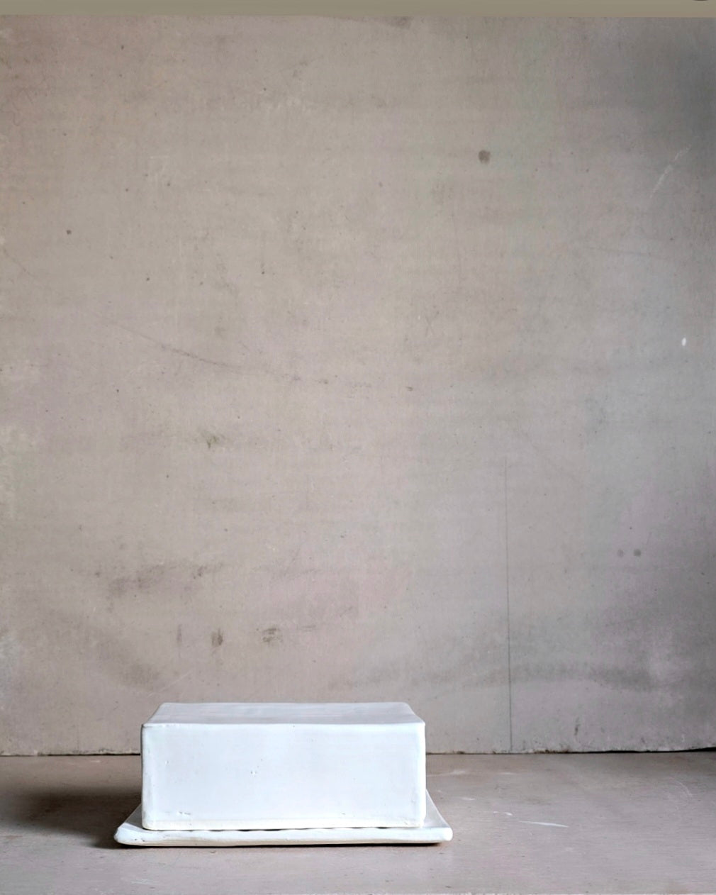 Handmade Minimalist Butter Dish – White Glazed Stoneware with Modern Rectangular Design