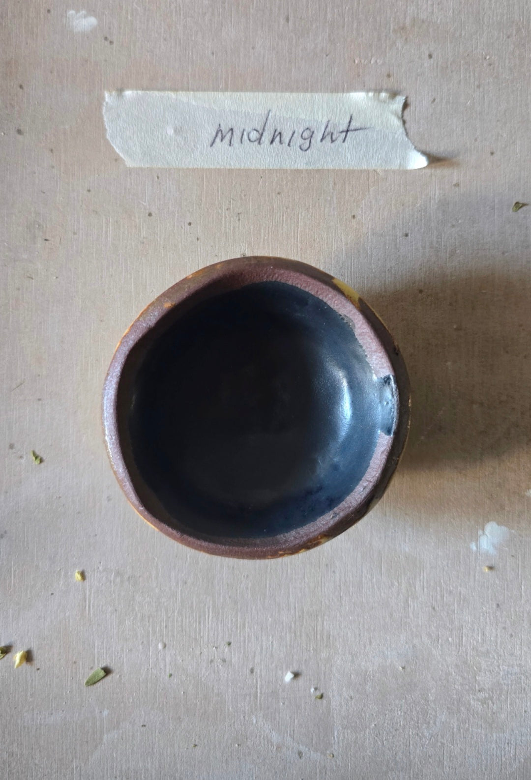 Handcrafted Ceramic Pinch Pots – Mahogany Clay with Mixed Glazes & Botanical Imprints