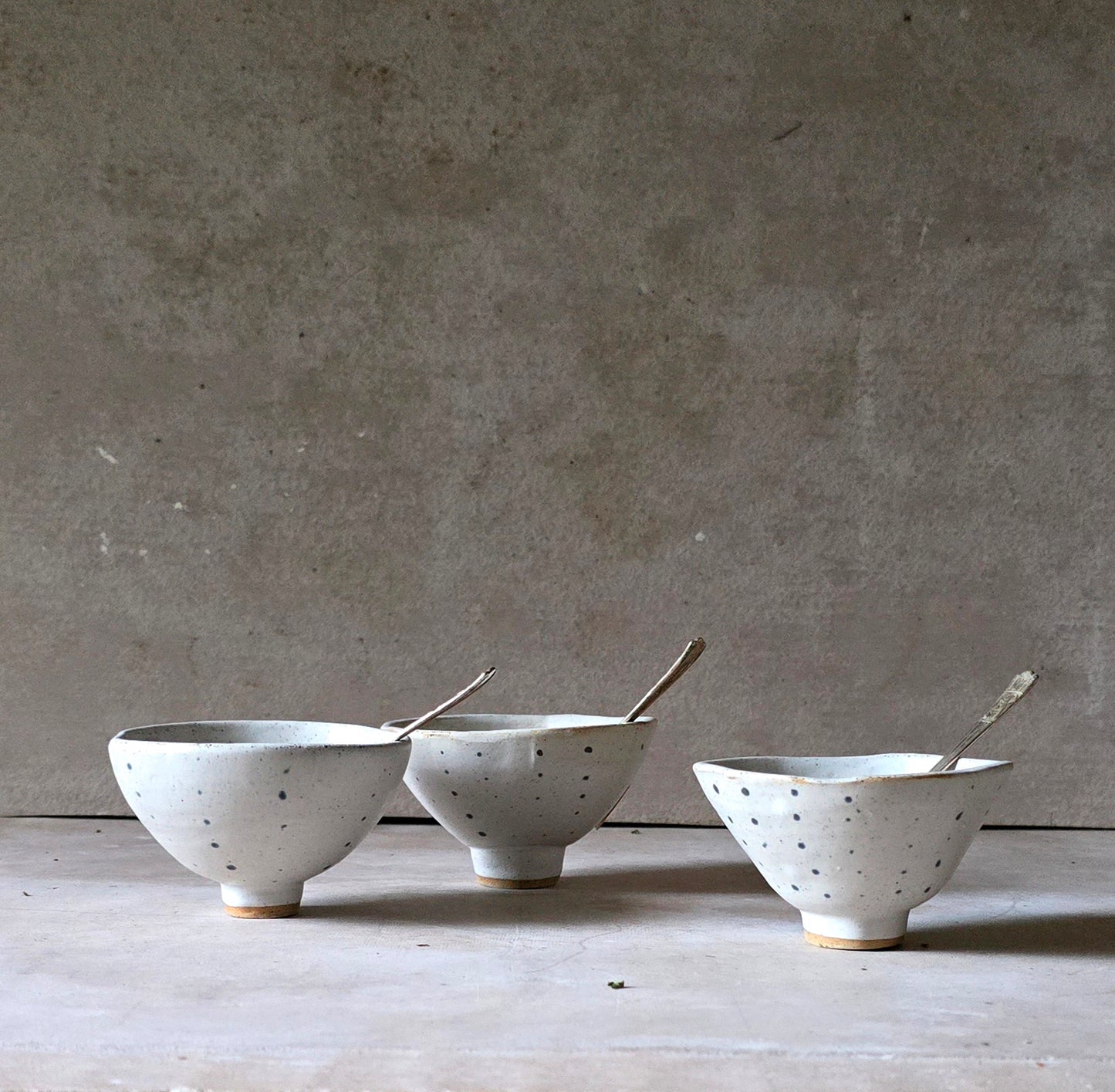 footed off-white rustic small bowls/nibbles/dippingbowls/dessert