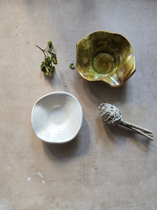 Handmade Stoneware Trinket Dish – Smudge Stick, Tealight, Jewellery & Condiment Holder