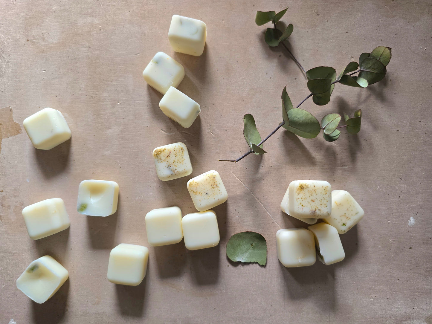 Awaken Soy Wax Melts – Rosemary, Peppermint Gum & Cedarwood | Aromatherapy Essential Oils | Strong Scent Throw | Small Batch