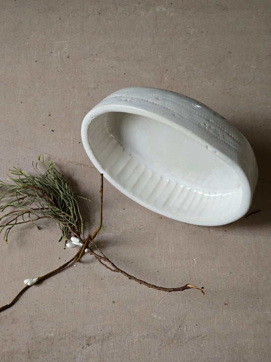 Milky White Scribed Oval Dish