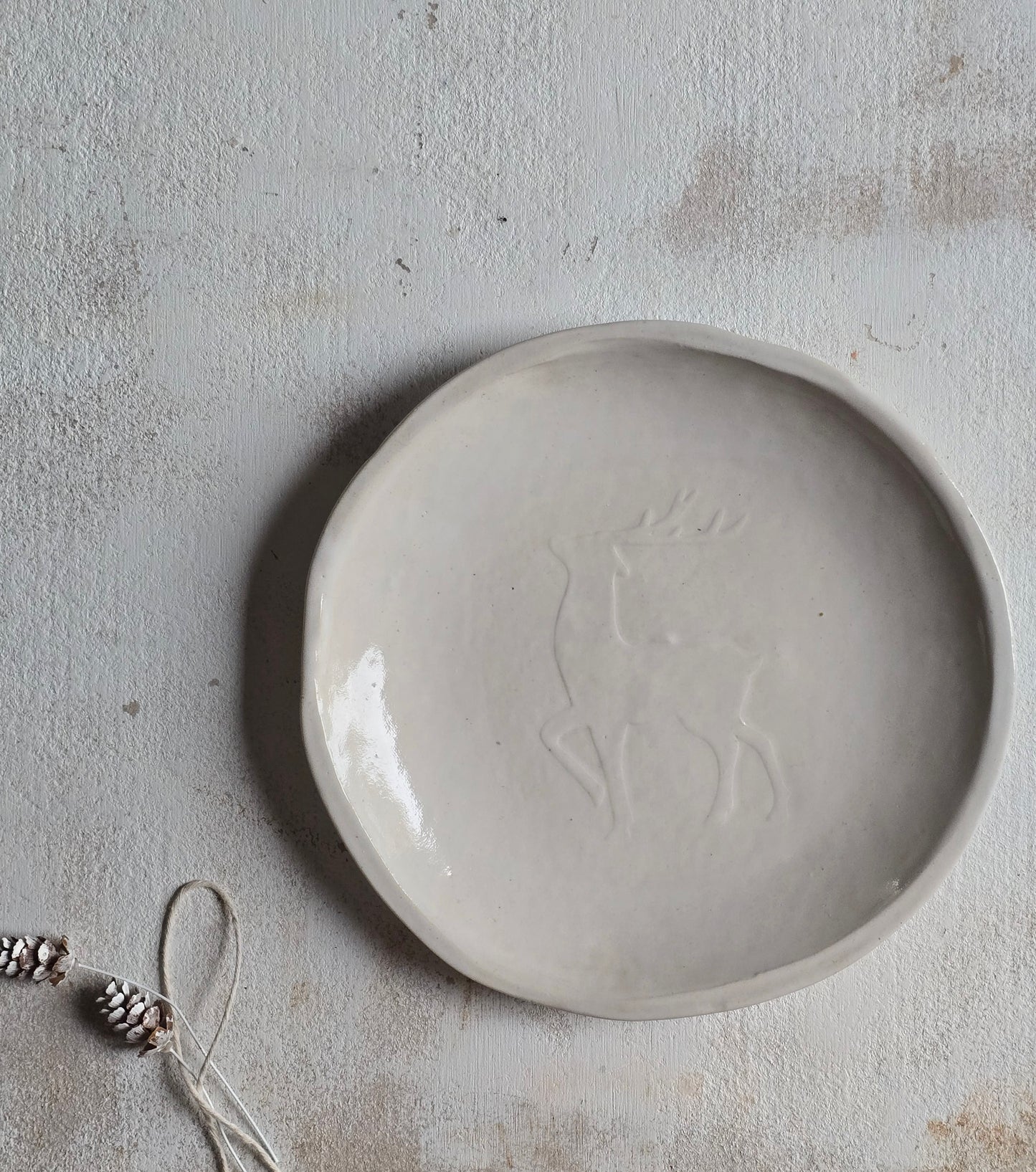 Handcrafted Ceramic Plate with Grateful Deer Design | Glossy White | Unique Christmas Gift & Festive Serveware