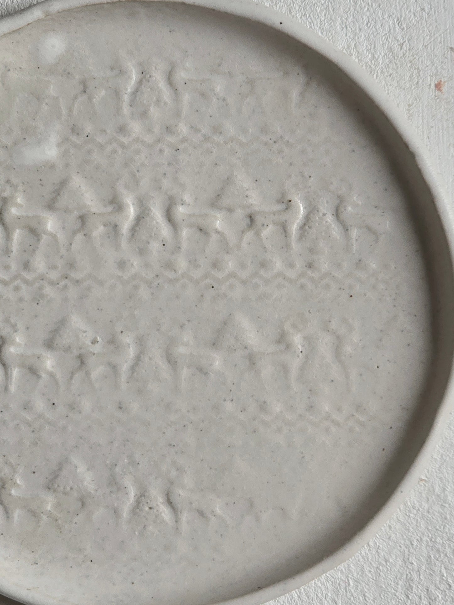 Handcrafted Embossed Deer & Christmas Tree Plate|Soft White - Grey Fleckled Glaze Snack Plate| Holiday Gift