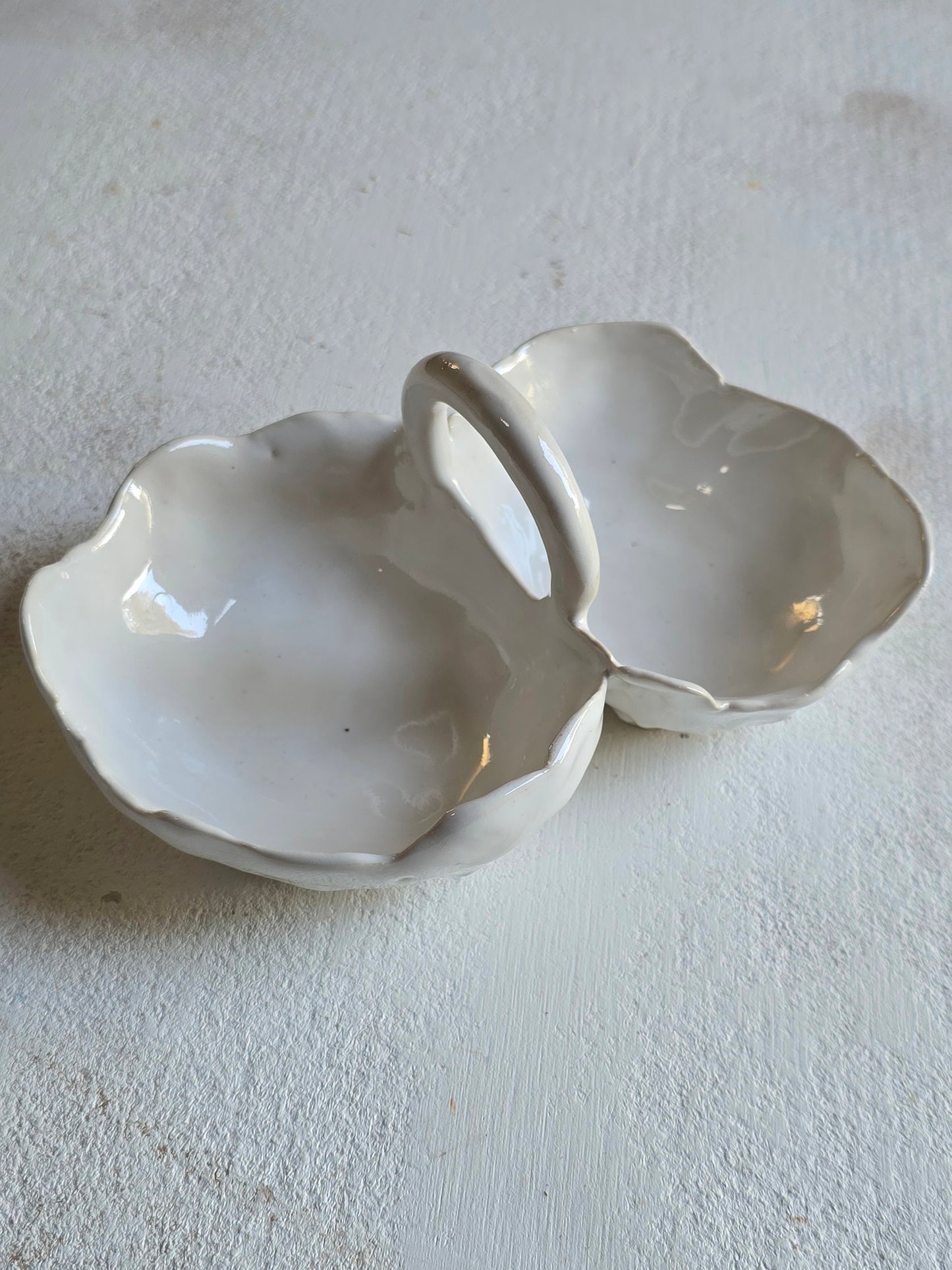 Snow Mountain Twin Serving Bowls with Handle – Handcrafted Ceramic Dish for Condiments, Nibbles & Sweets