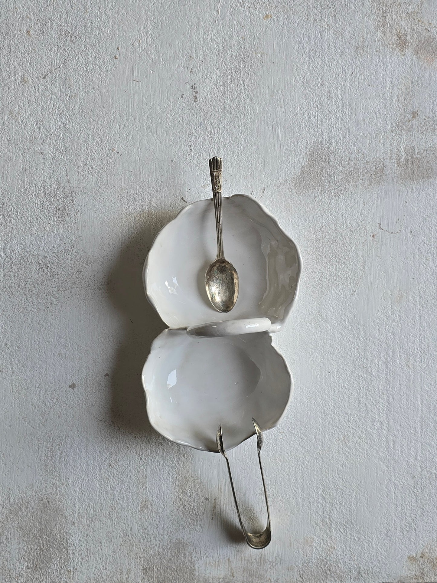 Snow Mountain Twin Serving Bowls with Handle – Handcrafted Ceramic Dish for Condiments, Nibbles & Sweets