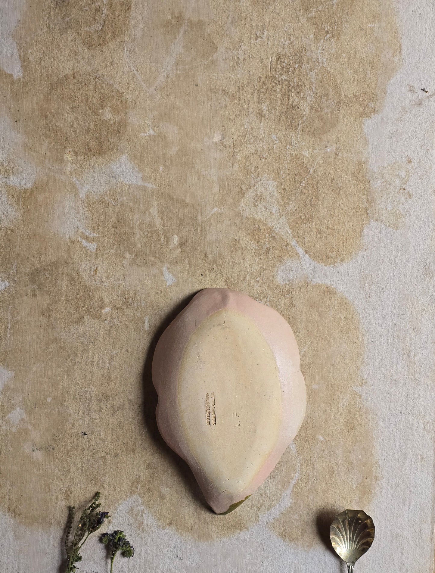 Vintage Prairie Green Leaf Dish –  Mid-Century Stoneware Accent