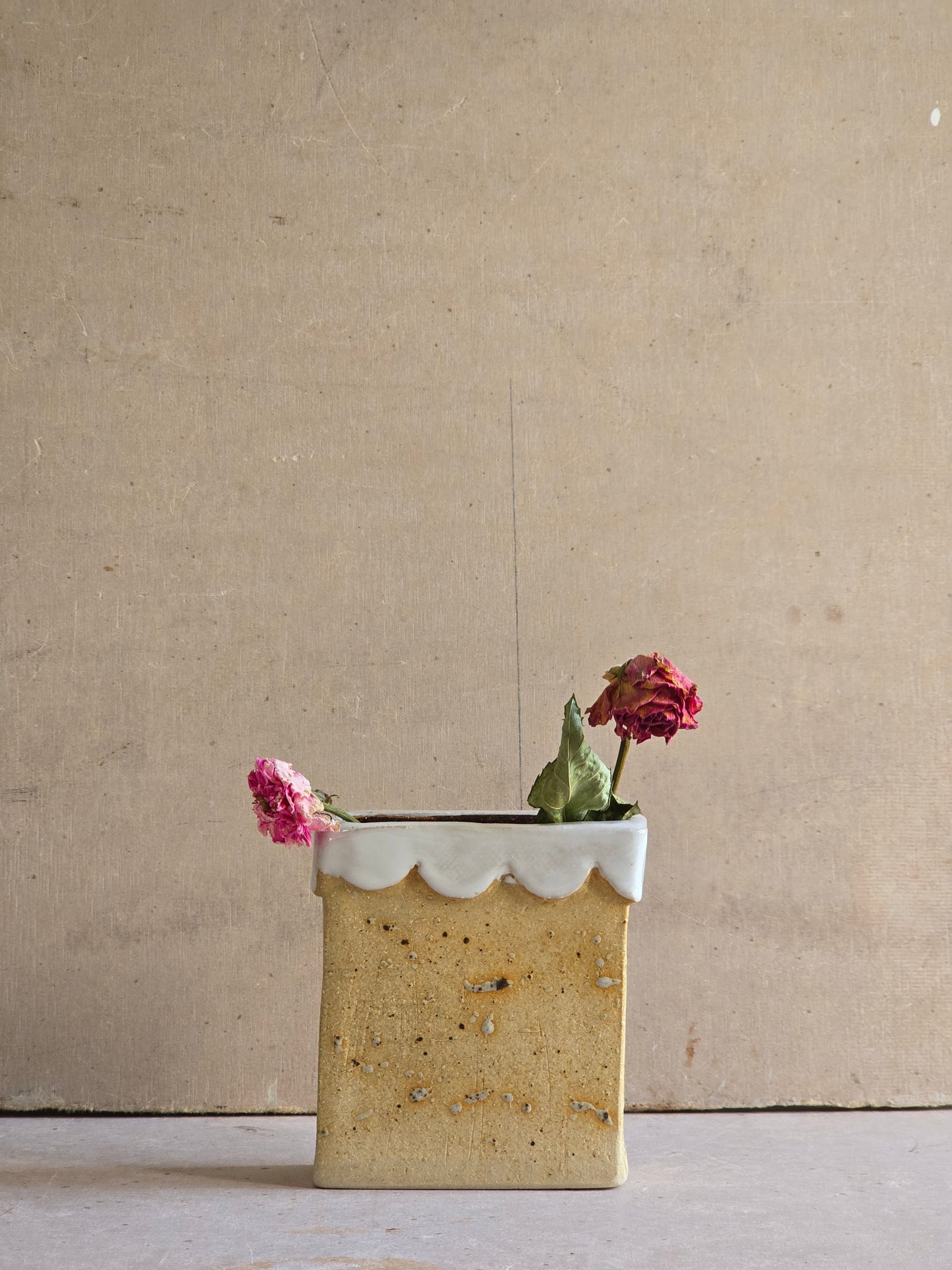 Life’s Carnival Vase | Handcrafted Ceramic with Scalloped White Edge & Textured Raw Clay