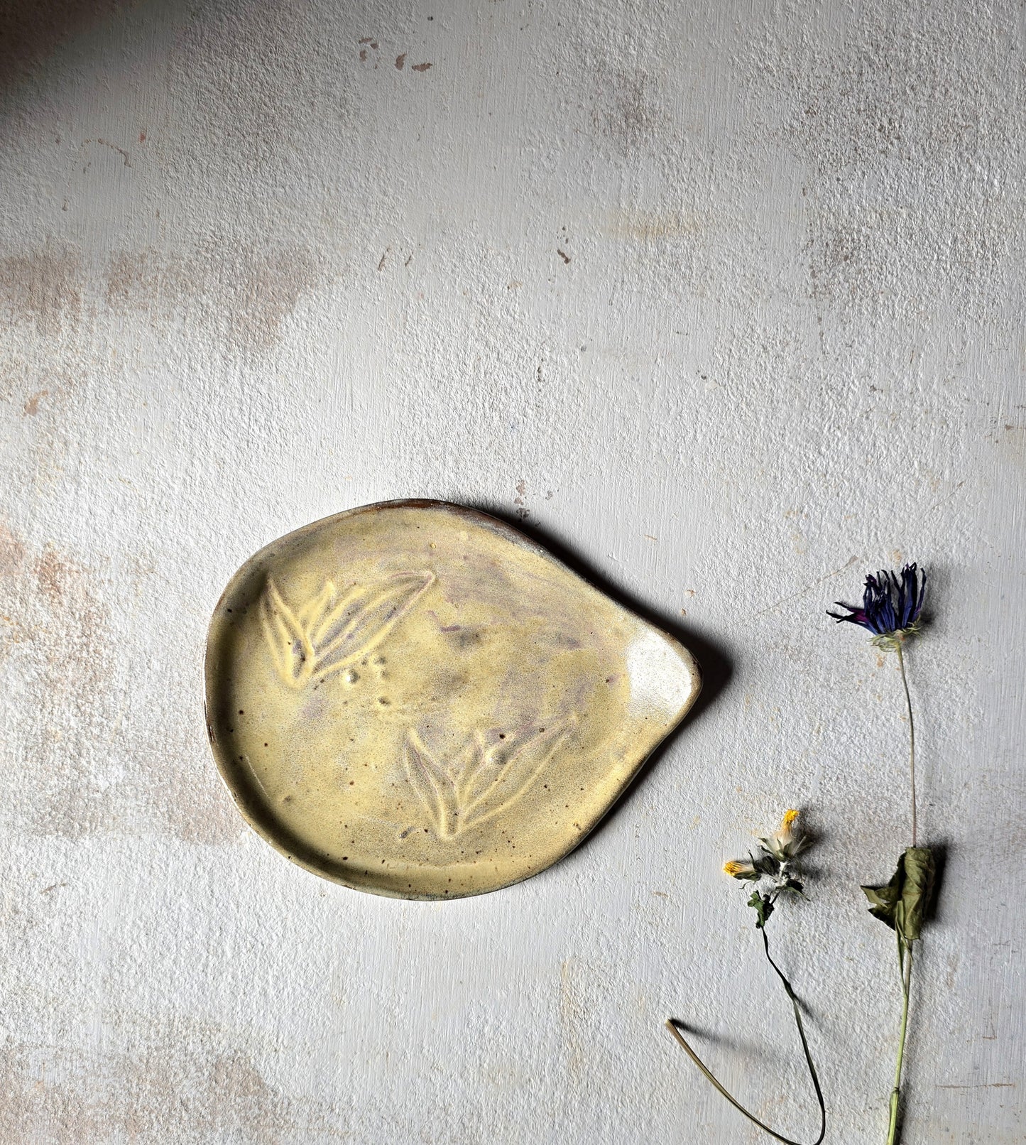 Chamomile & Jacaranda — Handcrafted Leaf-Shaped Trinket and Snack Dish
