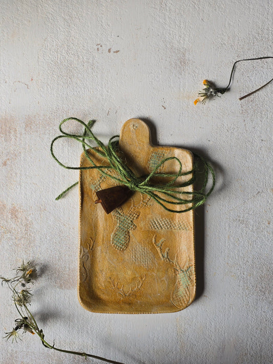 Handcrafted Minimalist Serving Board – Golden Glaze with Textured Deer Motif