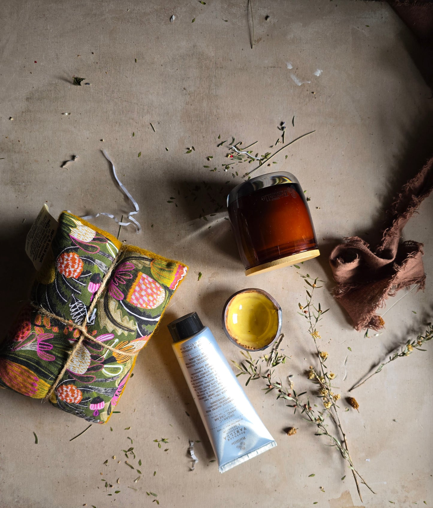 Wellness Gift Box - UPLIFTING • UNIQUE • ARTISAN RENEW & REFRESH Christmas Gift Boxes