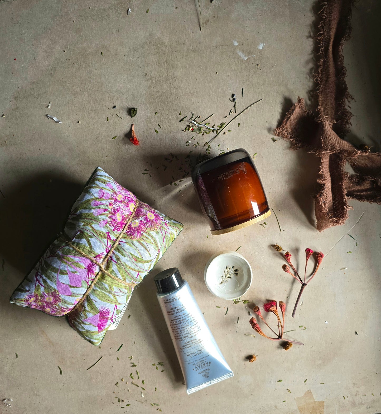 Wellness Gift Box - UPLIFTING • UNIQUE • ARTISAN RENEW & REFRESH Christmas Gift Boxes