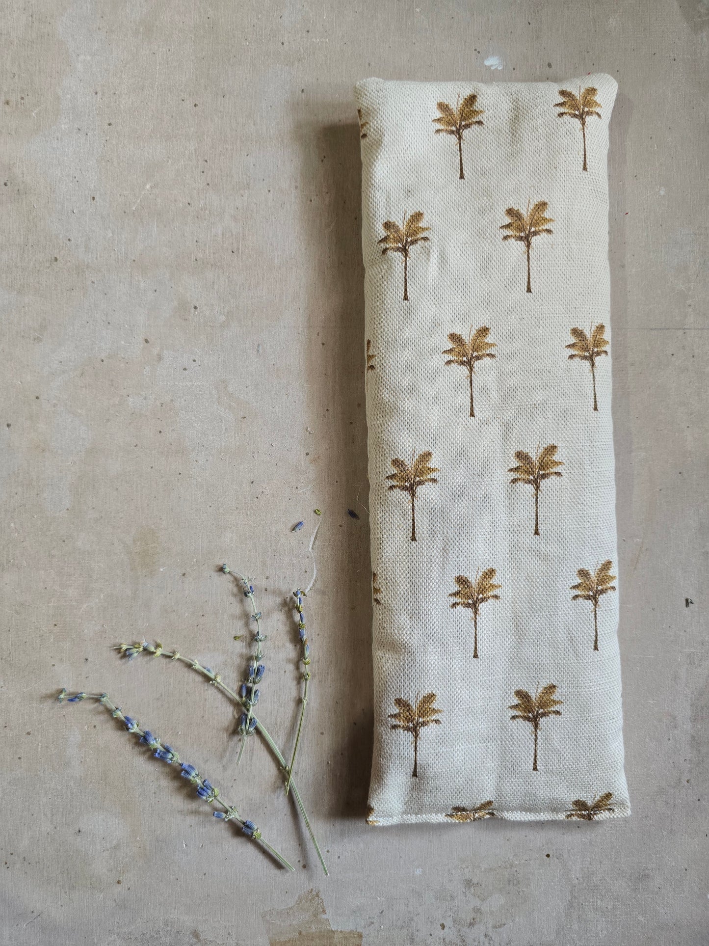 Lavender & Wheat Therapy Eye Pillow – Handmade Modern Rustic Comfort