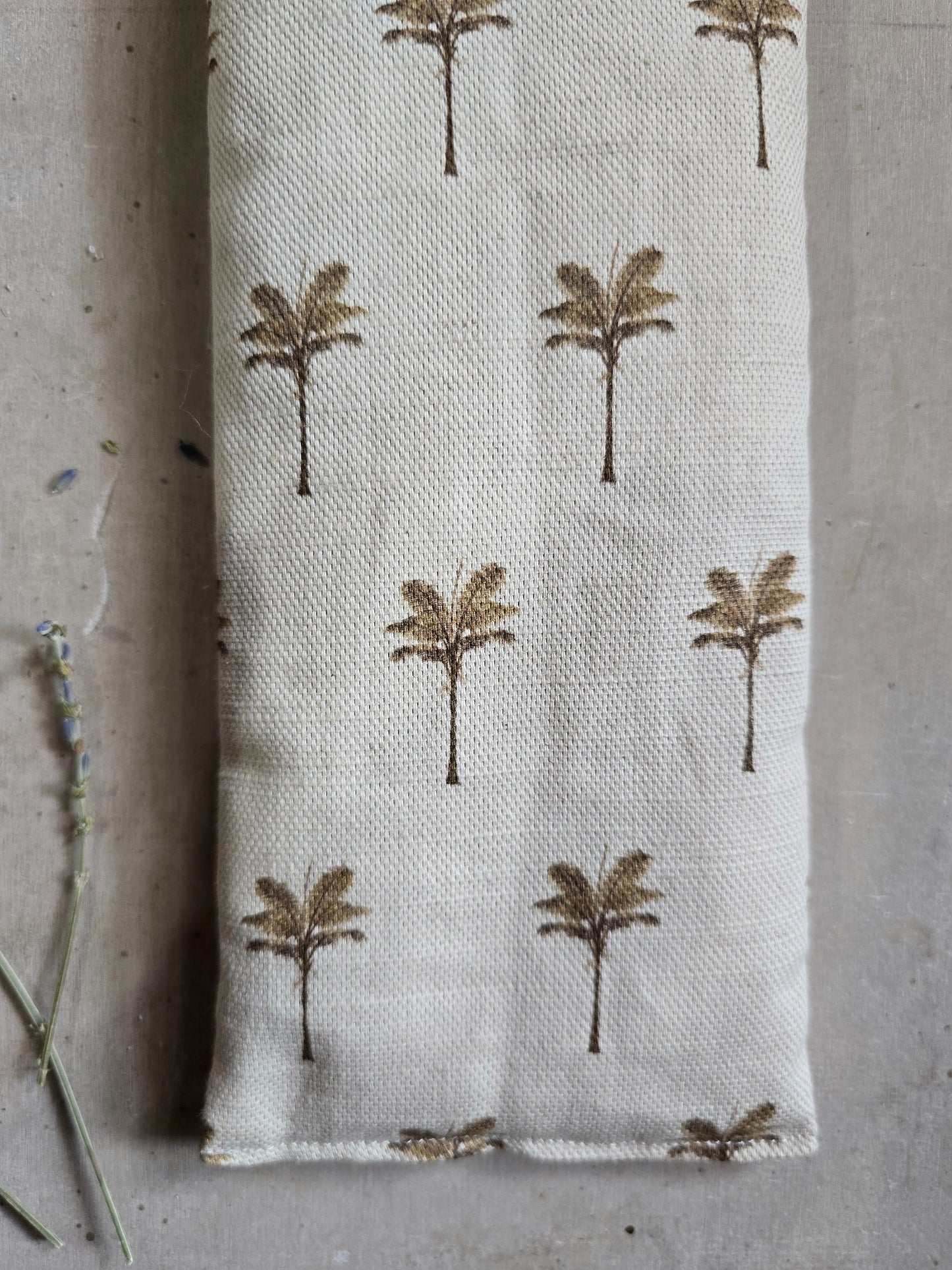 Lavender & Wheat Therapy Eye Pillow – Handmade Modern Rustic Comfort