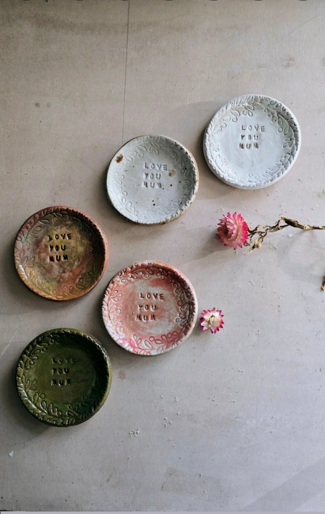 "LOVE YOU MUM" Pottery Dishes - Mum Gift for Her Thank You Gift for Special Mum
