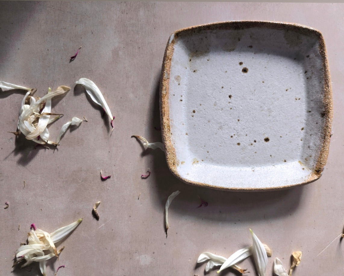 Rustic Square Ceramic Serving Dish – White Glazed Stoneware Plate with Earthy Flecks