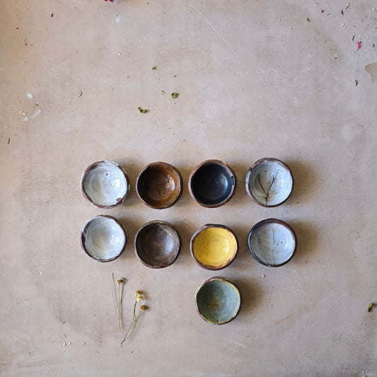 Handcrafted Ceramic Pinch Pots – Mahogany Clay with Mixed Glazes & Botanical Imprints