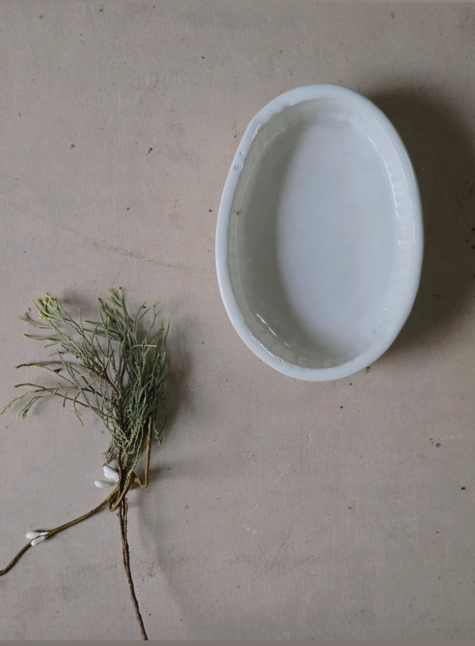 Milky White Scribed Oval Dish