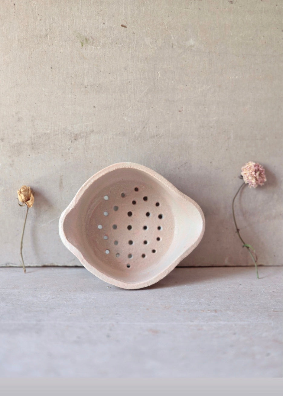 Handbuilt Soft Pinky Peach Blossom Strainer – Footed Floral Berry Bowl