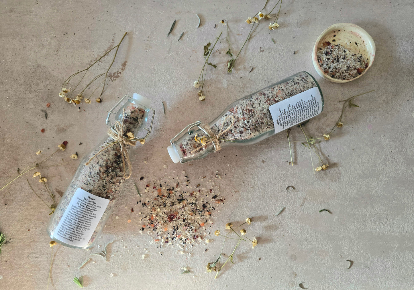 "Relaxing Botanical Bath Salt Soak – Great Gift for Guests, BnB Amenities, Spa Gift Set with Himalayan Salt, Lavender & Essential Oils"